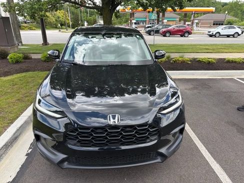 Used 2025 Honda HR-V LX image 2