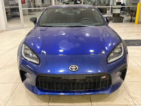 Used 2025 Toyota GR86 Premium w/ ALL Weather Mat Package (TMS) image 2
