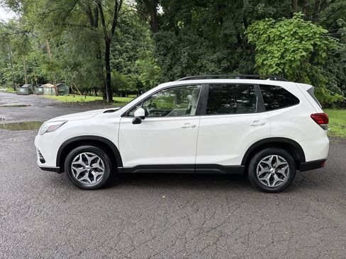 Certified 2023 Subaru Forester Premium AWD/4WD image 5