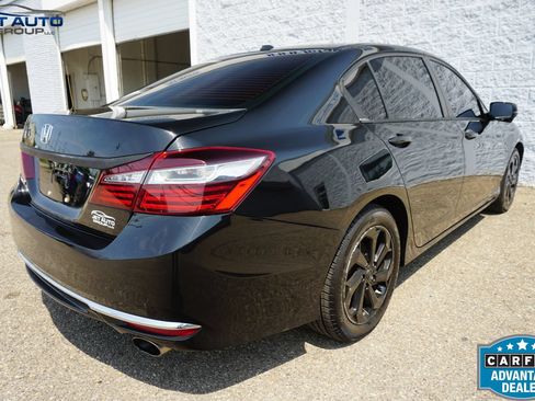 Used 2016 Honda Accord EX image 10