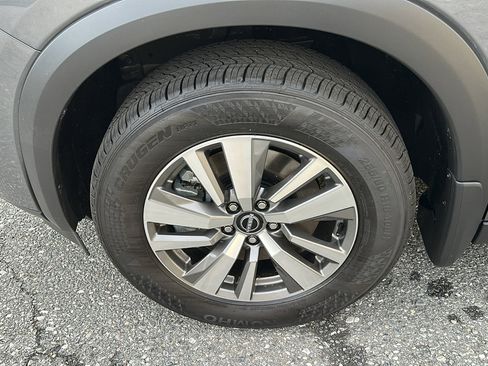 New 2025 Nissan Pathfinder SL image 8