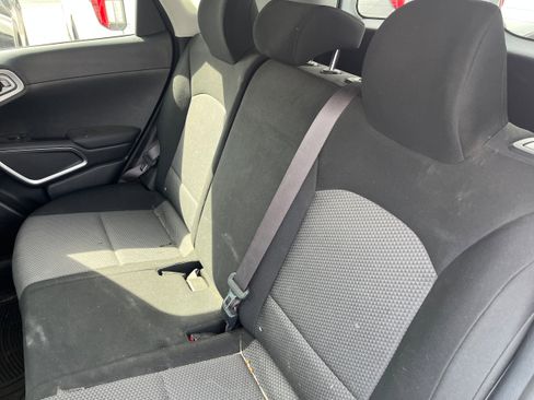 Used 2020 Kia Soul LX image 11