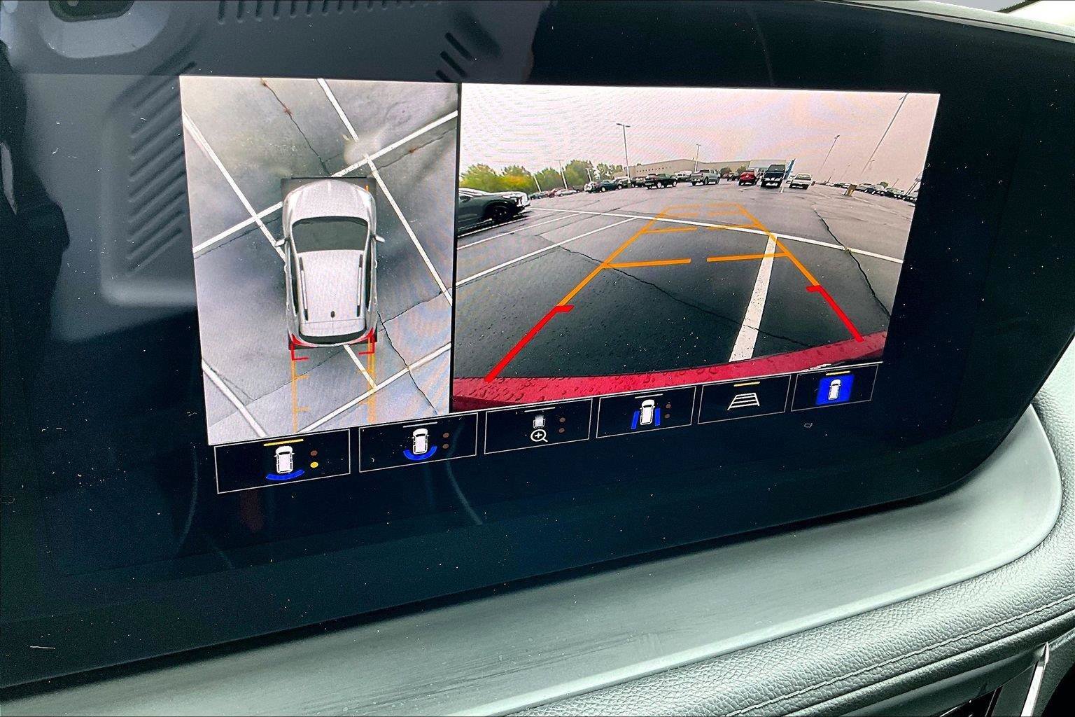 Used 2025 Buick Encore GX Avenir w/ Avenir Technology Package FWD image 21