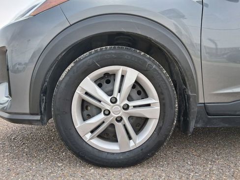 Used 2024 Nissan Kicks S FWD image 17