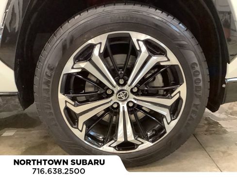 Used 2022 Toyota RAV4 XSE w/ Premium Package AWD/4WD image 18