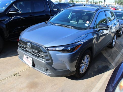 Certified 2026 Toyota Corolla Cross LE FWD image 6
