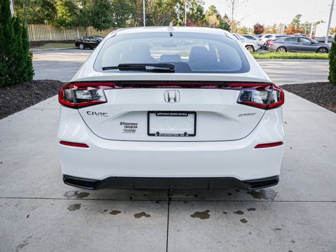 Used 2025 Honda Civic Sport image 9