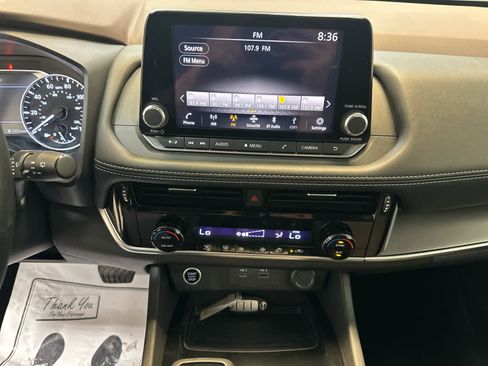 Certified 2022 Nissan Rogue SV image 5