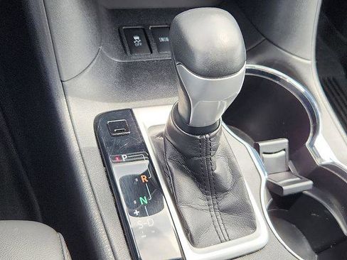 Certified 2019 Toyota Highlander XLE AWD/4WD image 17