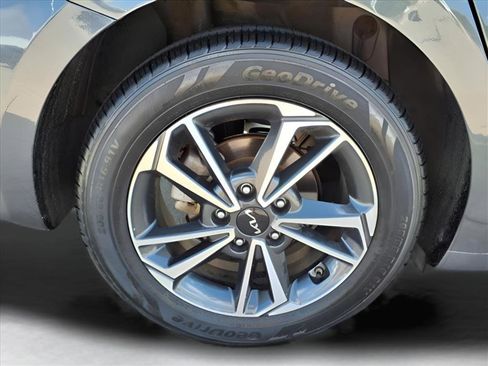 Used 2023 Kia Forte LXS image 6