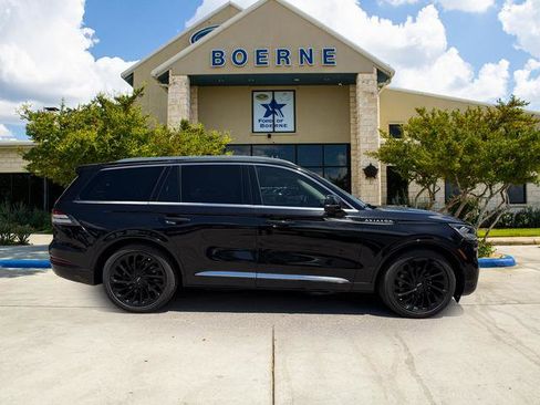 Used 2022 Lincoln Aviator Reserve w/ Equipment Group 201A AWD/4WD image 6