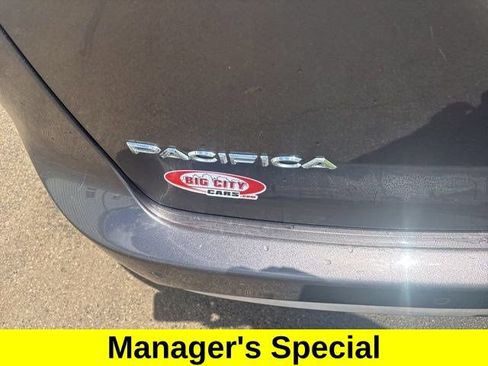 Used 2023 Chrysler Pacifica Touring-L FWD image 47