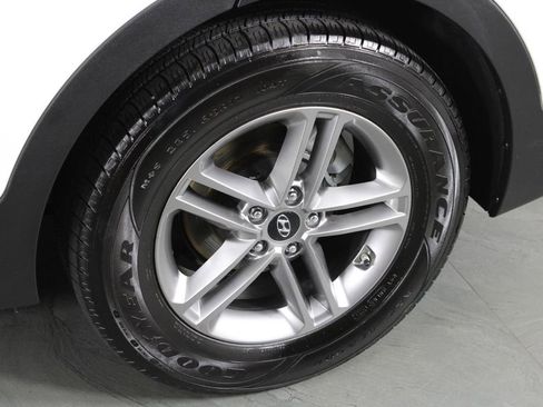 Used 2017 Hyundai Santa Fe Sport image 10