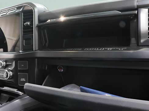 Used 2024 Ford F250 Lariat w/ Black Appearance Package AWD/4WD image 32