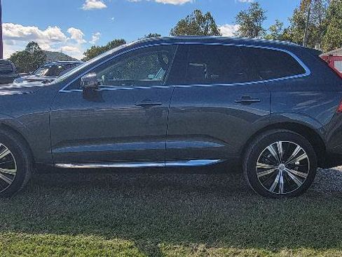 Used 2023 Volvo XC60 B5 Plus w/ Climate Package image 3