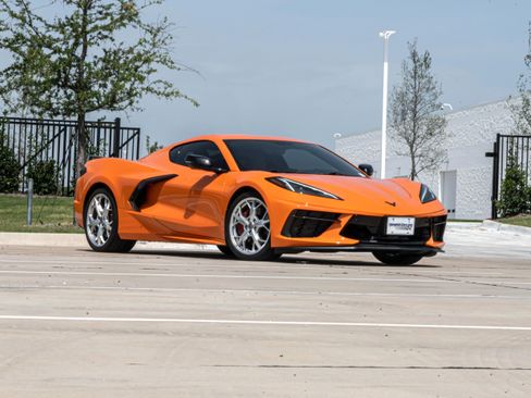 Used 2023 Chevrolet Corvette Stingray Premium Cpe w/ Z51 Performance Package RWD image 2