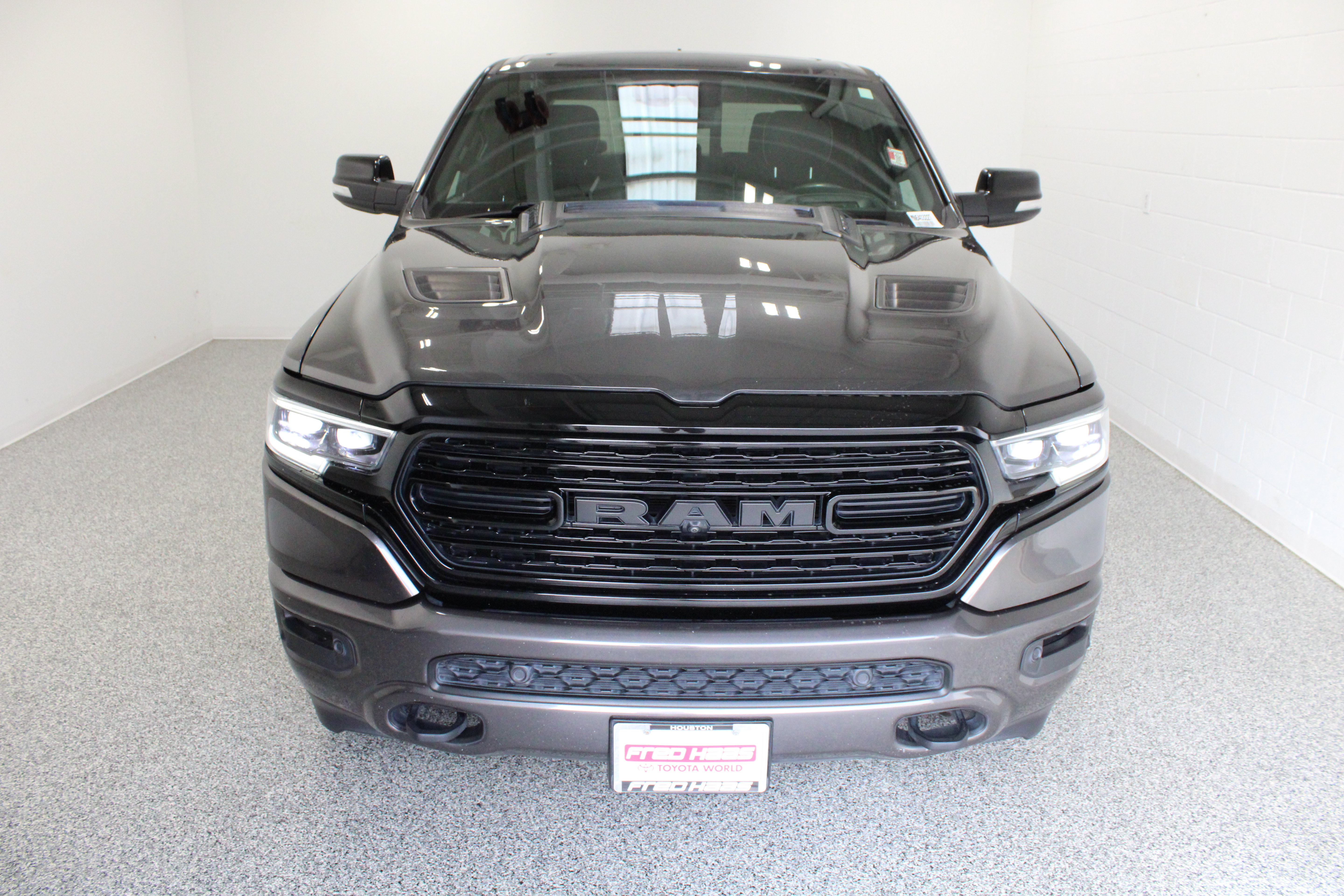 Used 2021 RAM 1500 Limited w/ Night Edition AWD/4WD image 3