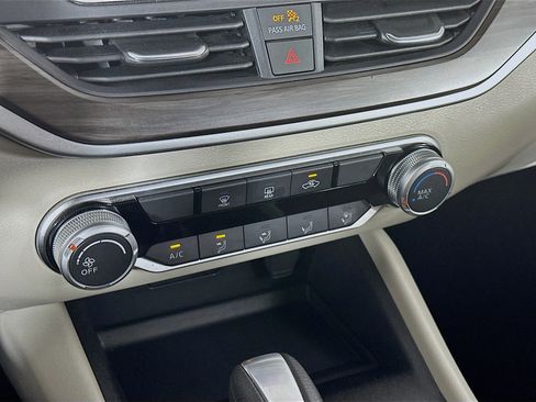 Used 2025 Nissan Altima 2.5 SV image 22