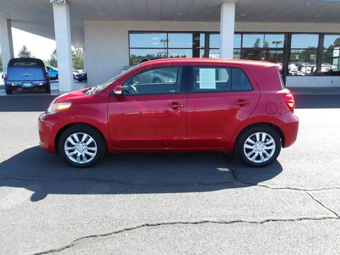 Used 2014 Scion xD FWD image 2