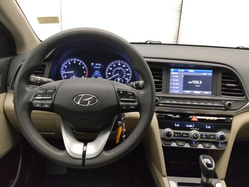 Used 2020 Hyundai Elantra SEL FWD image 22