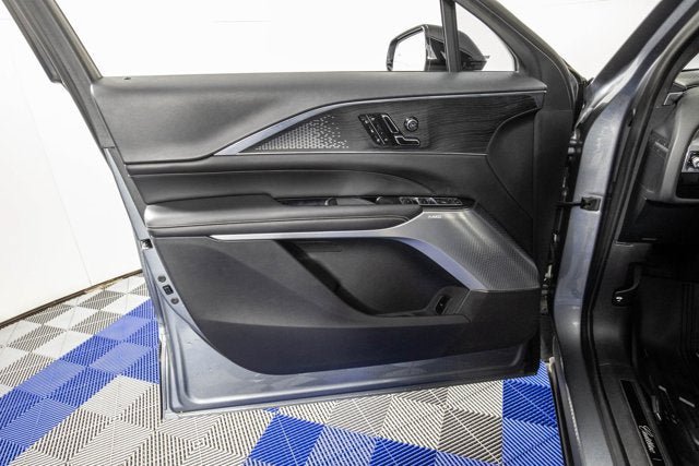 Used 2023 Cadillac Lyriq 2WD image 11