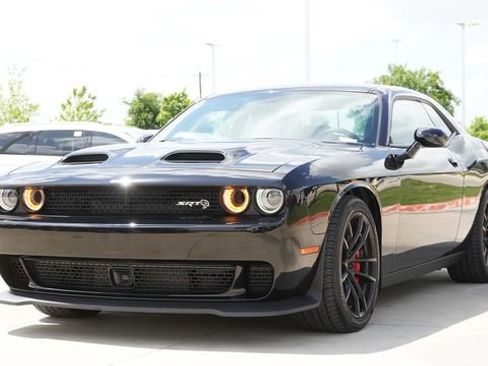 Used 2023 Dodge Challenger SRT Hellcat image 3
