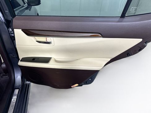 Used 2017 Lexus ES 350 w/ Luxury Package FWD image 31