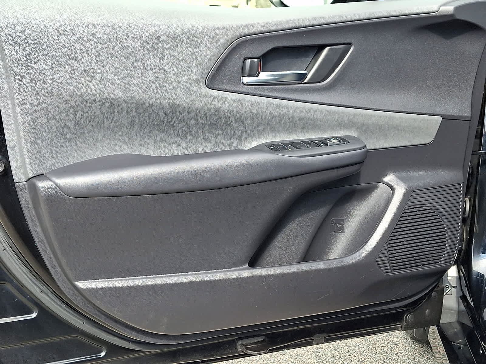Certified 2025 Toyota Prius XLE FWD image 15