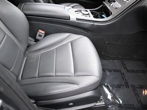 Used 2019 Mercedes-Benz C 300 Sedan image 40