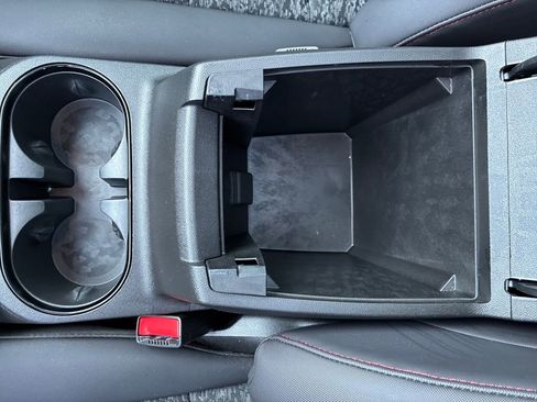 Used 2024 Chevrolet Colorado Z71 w/ Z71 Convenience Package 2 image 27