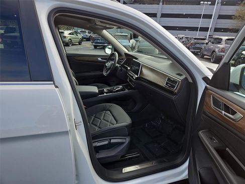 New 2026 Volkswagen Atlas SE image 28