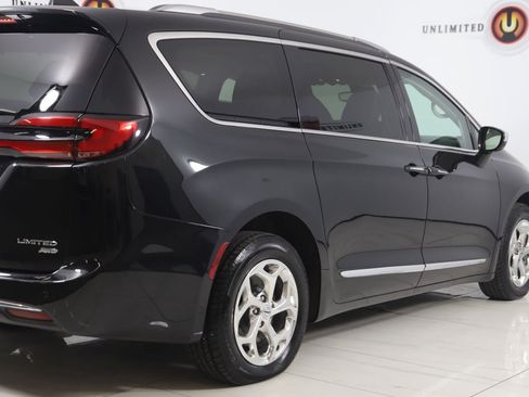 Used 2021 Chrysler Pacifica Limited AWD/4WD image 48