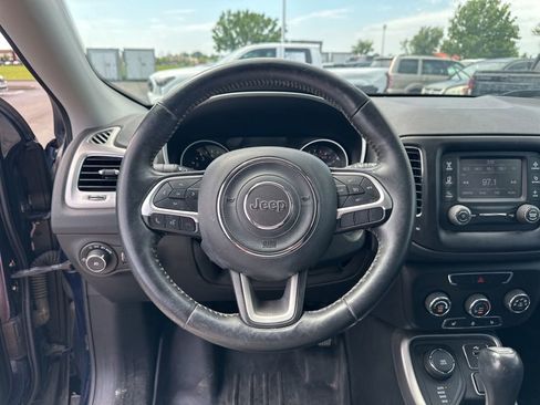 Used 2018 Jeep Compass Latitude w/ Cold Weather Group AWD/4WD image 21