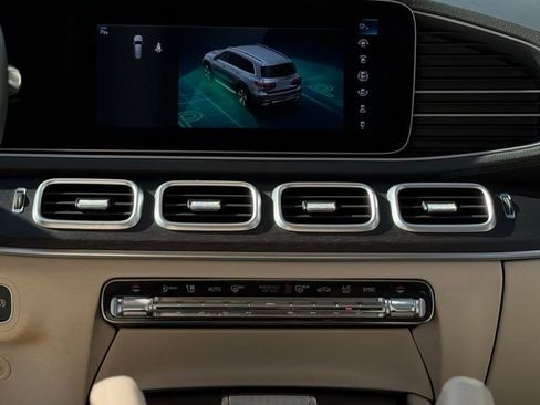 Used 2020 Mercedes-Benz GLS 450 4MATIC image 17