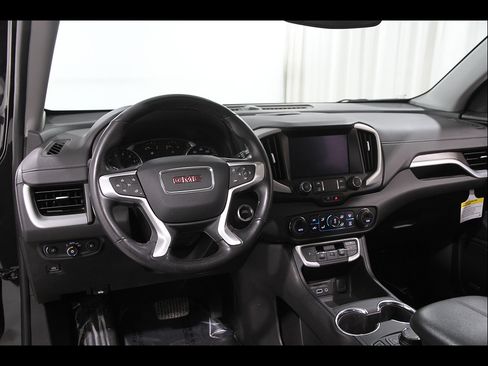 Used 2022 GMC Terrain SLT w/ Infotainment Package II AWD/4WD image 6