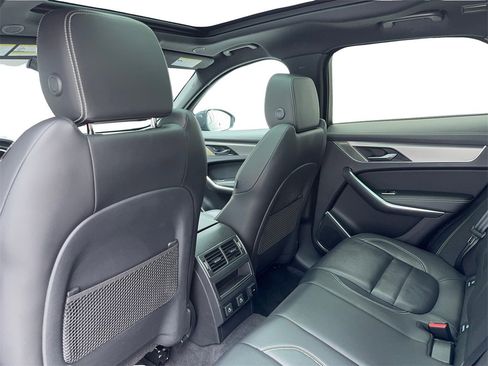 Used 2024 Jaguar F-PACE R-Dynamic S image 41