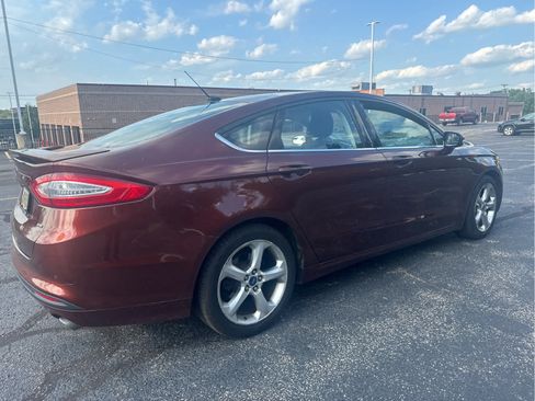 Used 2016 Ford Fusion SE FWD image 12