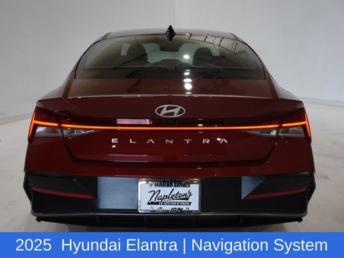 Used 2025 Hyundai Elantra SEL FWD image 6
