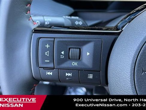 Used 2025 Nissan Kicks SR image 12