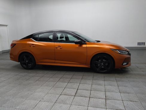 Used 2022 Nissan Sentra SR w/ SR Premium Package FWD image 11