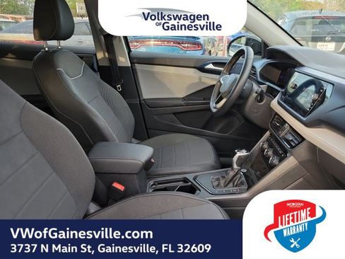 Used 2024 Volkswagen Taos SE FWD image 34