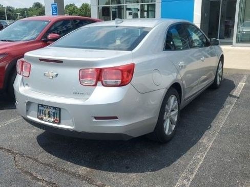 Used 2015 Chevrolet Malibu LT FWD image 2