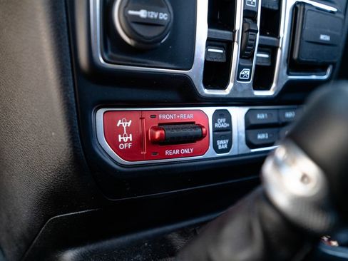 Used 2024 Jeep Wrangler Unlimited Rubicon 4xe AWD/4WD image 29