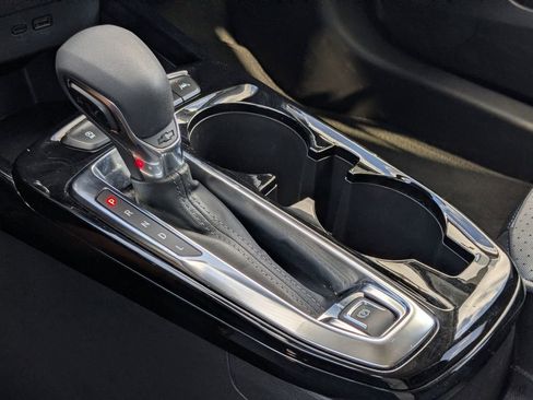 Used 2025 Chevrolet Trax LT image 24