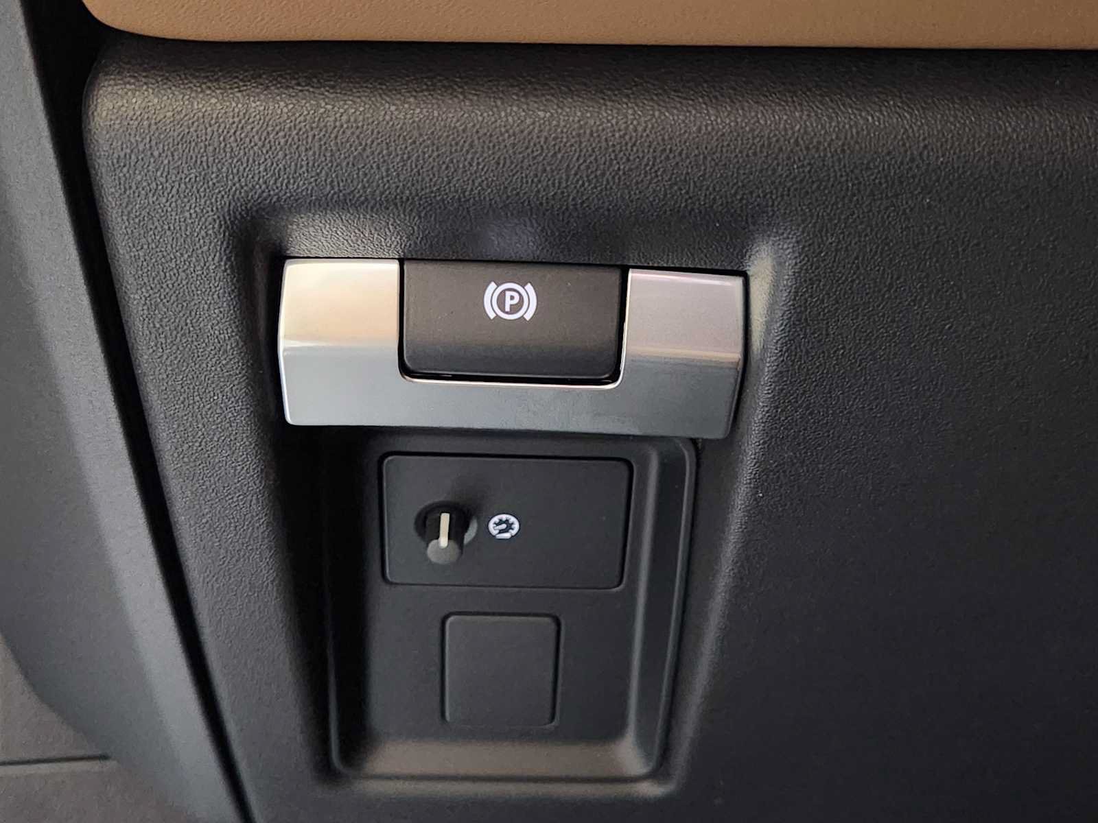 New 2026 Land Rover Defender 110 S AWD/4WD image 20