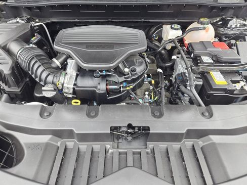 Used 2025 Chevrolet Blazer RS FWD image 30