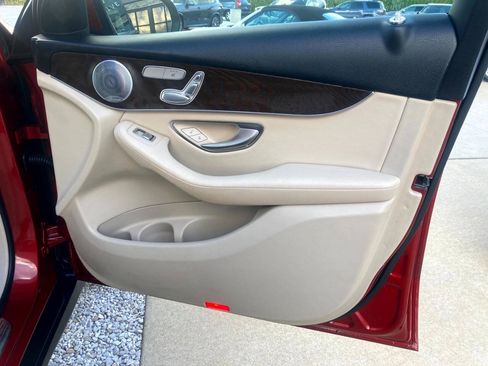 Used 2018 Mercedes-Benz GLC 300 4MATIC image 14