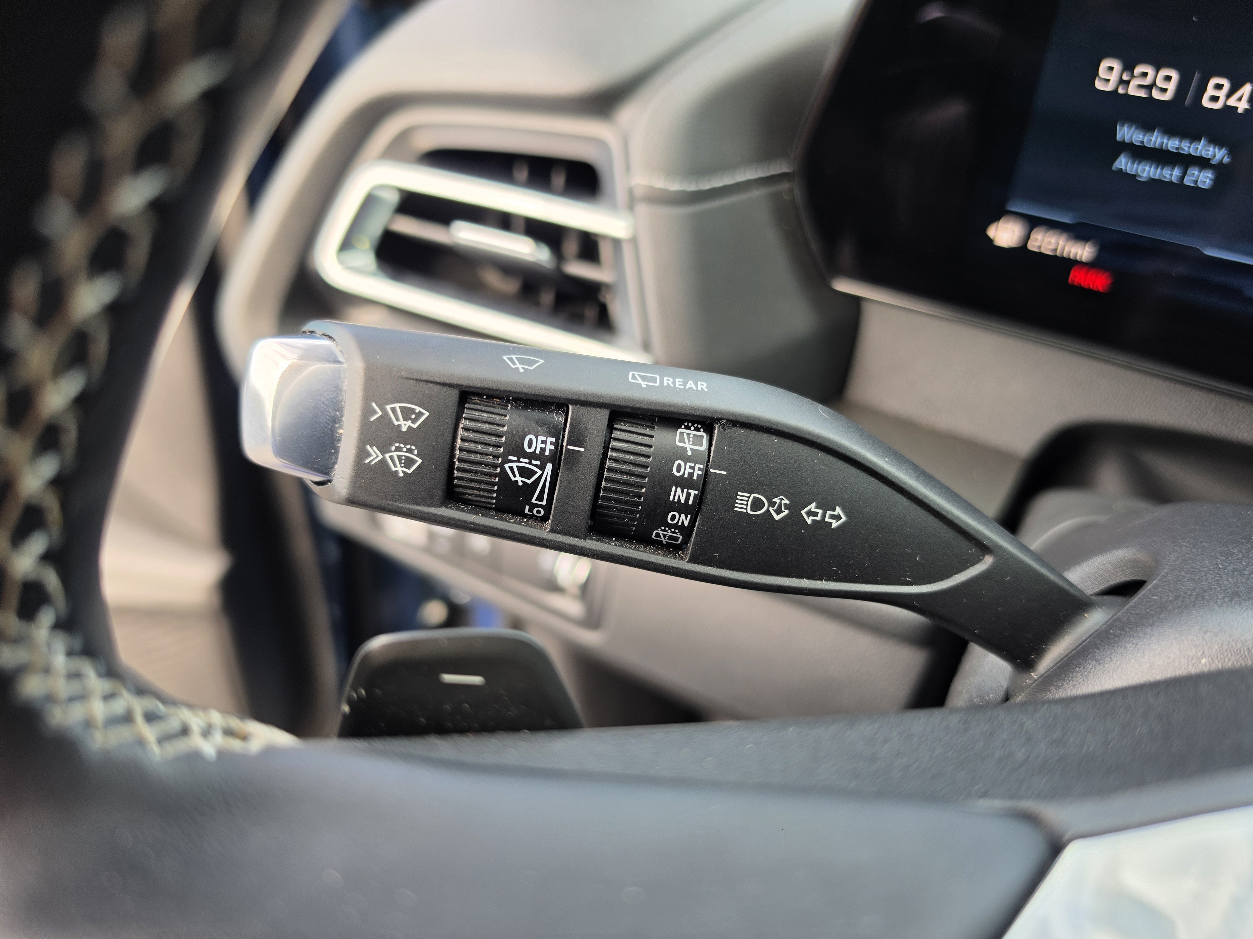 Certified 2025 Chevrolet Traverse LT FWD image 24