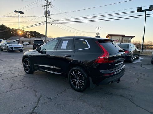 Used 2018 Volvo XC60 T6 Momentum w/ Convenience Package image 3