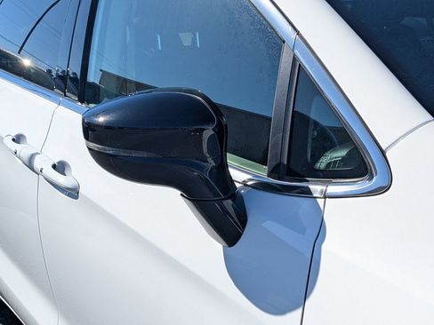 Certified 2024 Chrysler Pacifica Select image 11